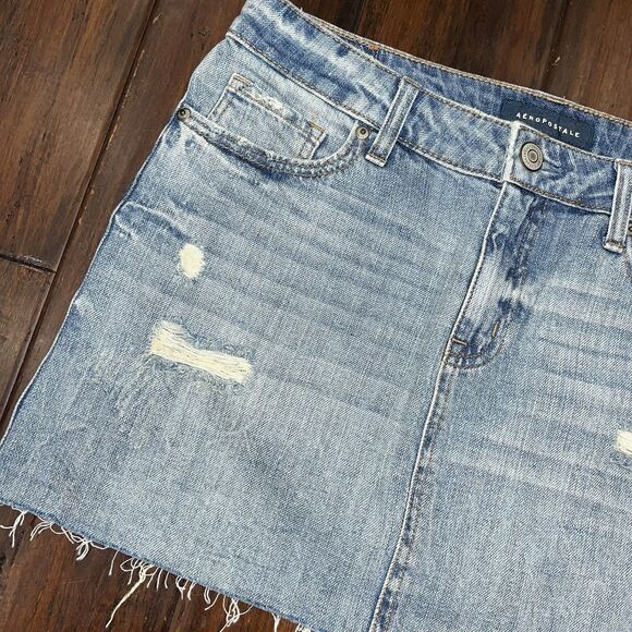 Aeropostale / Denim Blue Jean Raw Edge Hem Fringe A-Line Mini Skirt / Size 8 - Picture 6 of 7